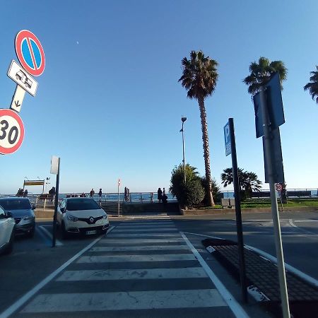 Piazza Mazzini 21 Loano Exterior foto