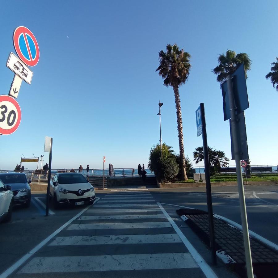 Piazza Mazzini 21 Loano Exterior foto
