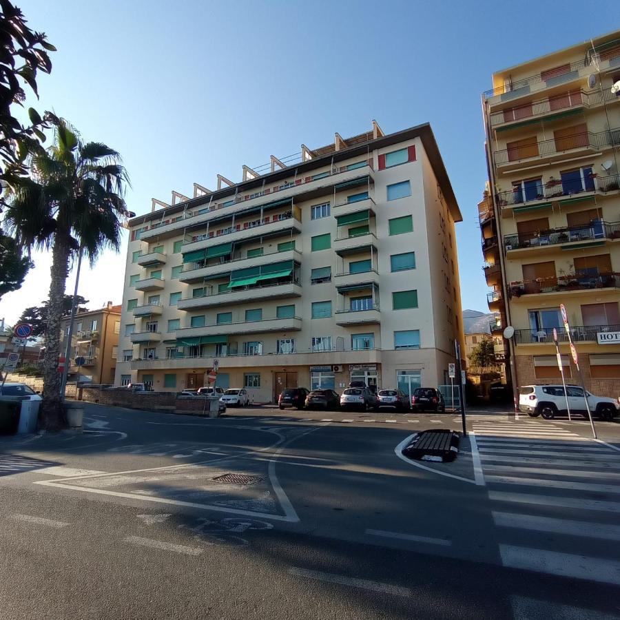 Piazza Mazzini 21 Loano Exterior foto
